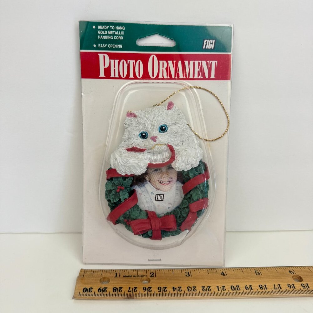 Vtg 1991 Figi Christmas Holiday Photo‎ Ornament White Cat Green Wreath Round NIP